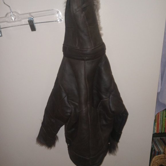 𝙂𝙚𝙣𝙪𝙞𝙣𝙚 𝙨𝙝𝙚𝙖𝙧𝙡𝙞𝙣𝙜 𝙠𝙞𝙙𝙨 𝙨𝙞𝙯𝙚 6/7 𝙟𝙖𝙘𝙠𝙚𝙩 - Picture 3 of 5